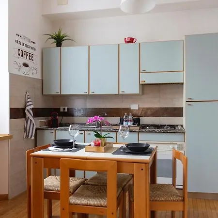 Number 3 Charming Old Town *